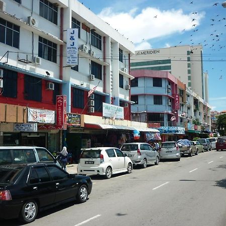 J &J Hotel Kota Kinabalu Extérieur photo