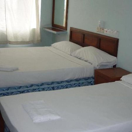 J &J Hotel Kota Kinabalu Extérieur photo