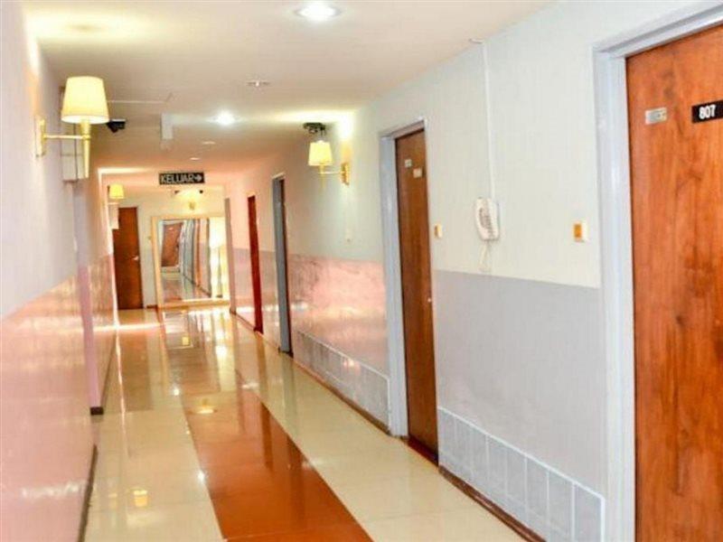 J &J Hotel Kota Kinabalu Extérieur photo
