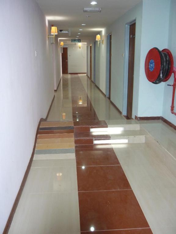J &J Hotel Kota Kinabalu Extérieur photo