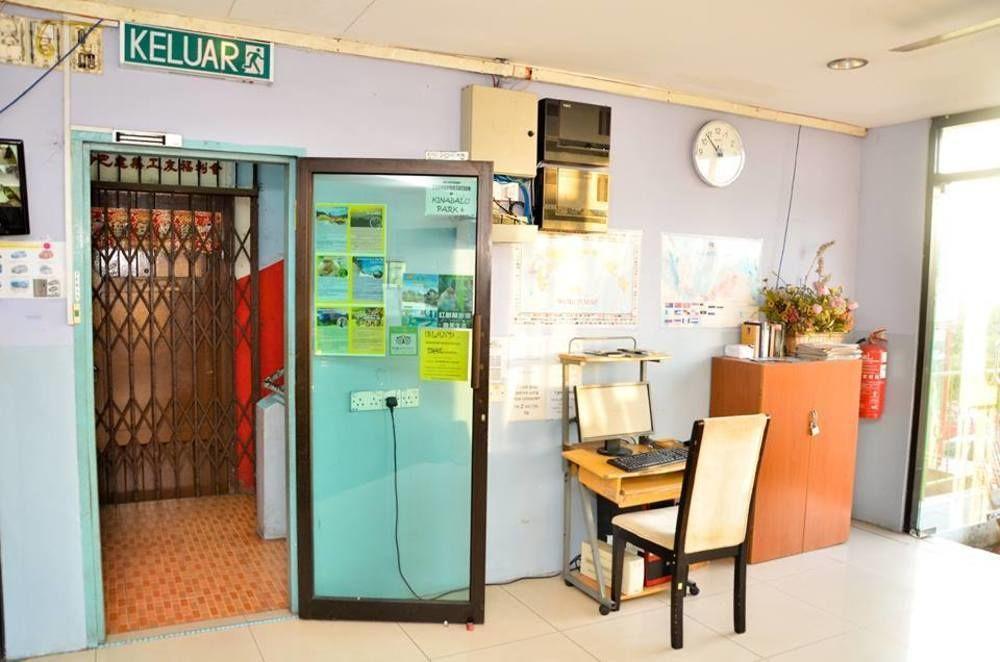 J &J Hotel Kota Kinabalu Extérieur photo