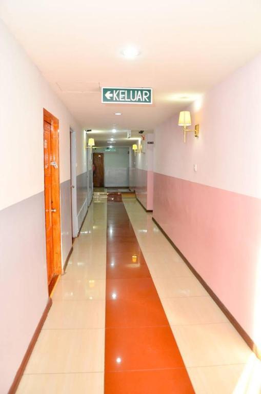 J &J Hotel Kota Kinabalu Extérieur photo